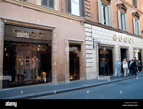 negozio gucci in centro roma|buying gucci in italy.